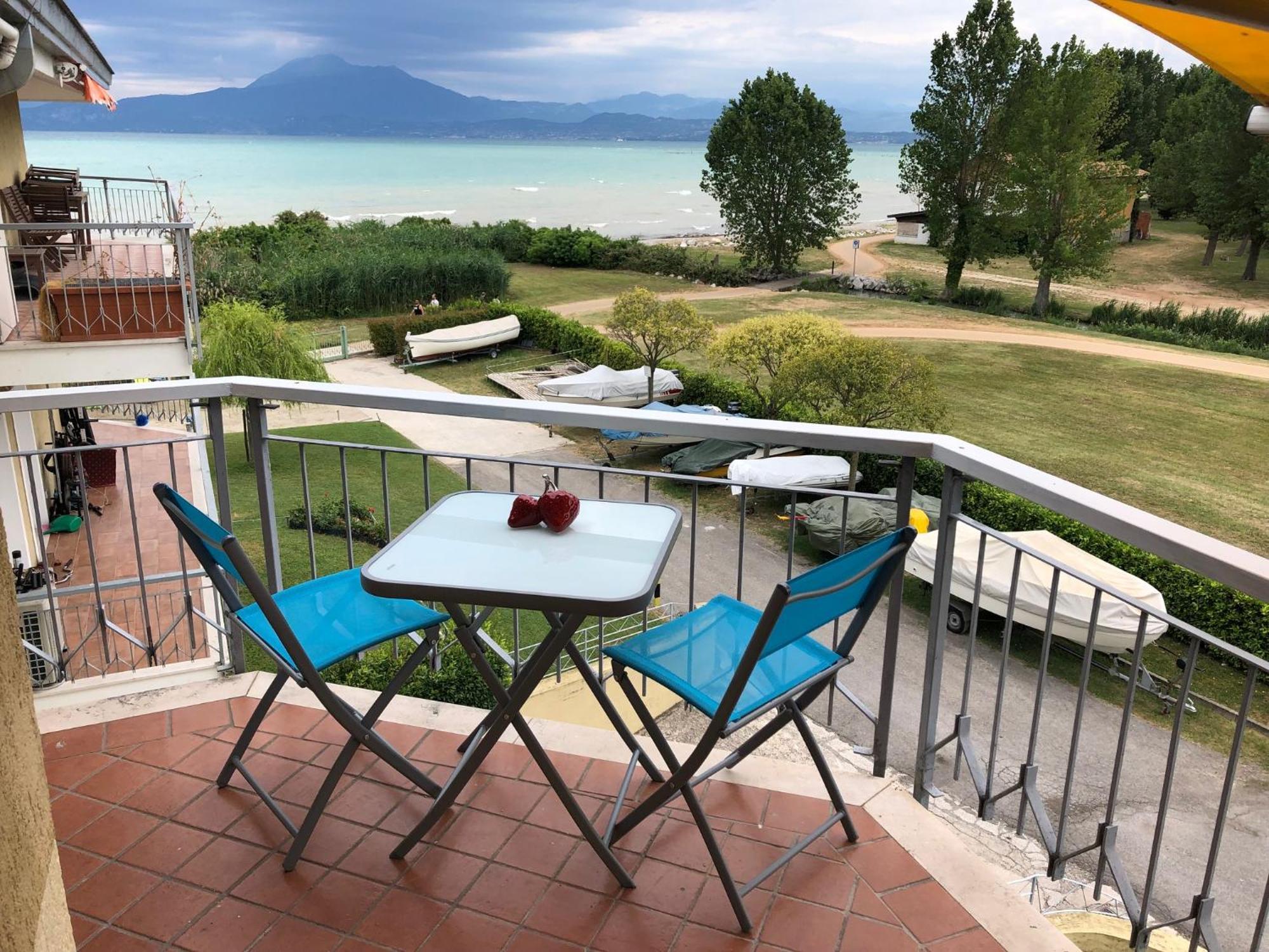 Seeblickwohnung Sirmione - Fronte Lago Mit Privatsteg Kültér fotó